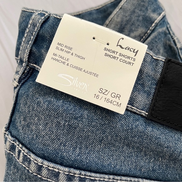 NWT silver jeans co. Lacy bleach mid rise short - Picture 4 of 5